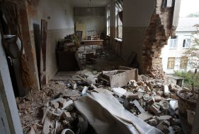 Dilapidated school in Krasnogorovka