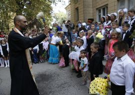 Knowledge Day at school in Krasnogorovka