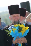 Participant in the ceremony of laying flowers