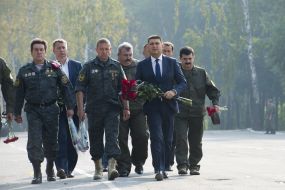 Farewell ceremony with soldiers