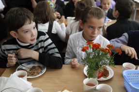 Schoolchildren in the cafeteria