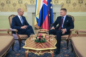 Arseniy Yatsenyuk and Robert Fico