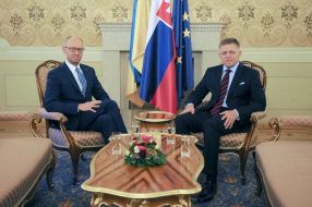 Arseniy Yatsenyuk and Robert Fico