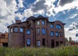 Будинок на Оболонській набережній 