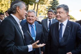 Bernard-Henri Levy, Aleksander Kwasniewski, and Petro Poroshenko
