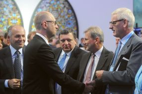 Arseniy Yatsenyuk, Viktor Pinchuk and Jose Manuel Barroso