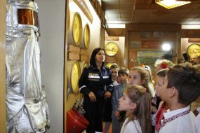 Ирина Луцик проводит экскурсию