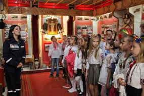 Ирина Луцик проводит экскурсию