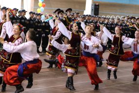 Choreographic groups