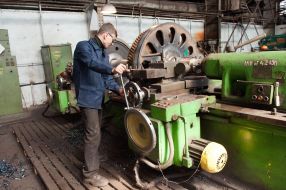 Electric machine shop