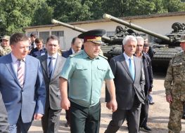 Степан Полторак