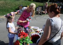 Fair in Peyzazhna Alley