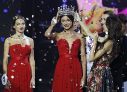 Awarding of winner of "Miss Ukraine 2015"