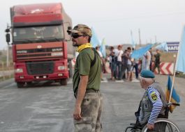 Truck near the "Chaplynka" checkpoint