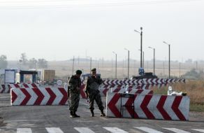Frontier guards near the "Chaplynka" checkpoint