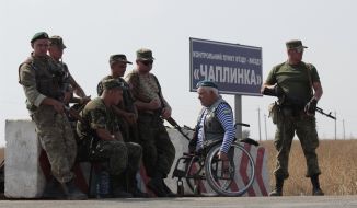 Frontier guards near the "Chaplynka" checkpoint