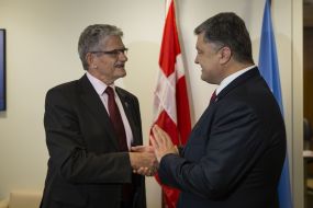 Petro Poroshenko speaking at the summit