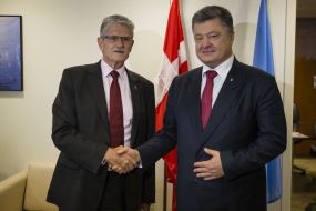 Petro Poroshenko speaking at the summit