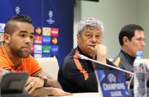 Mircea Lucescu and Alex Teixeira