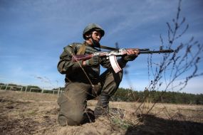 Военнослужащий