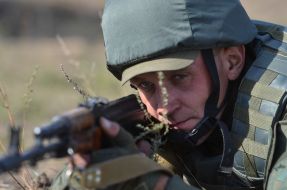 Военнослужащий