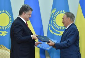 Petro Poroshenko and Nursultan Nazarbayev