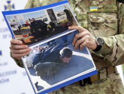 Press conference by Security Guide