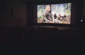 Кадр з документального фільму «Рейд»