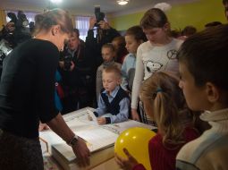 Марина Порошенко представила проект «Книга Мира»