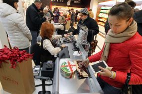 Signature store "Roshen"