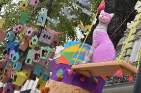 Colour knitted installation