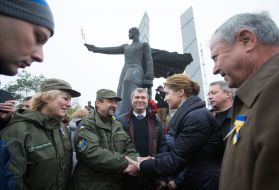 Laying of flowers to Monument to the Liberator Soldier