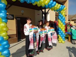 Girls in Ukrainian national costumes