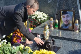 Відкриття пам’ятника на могилі Віктора Гурняка