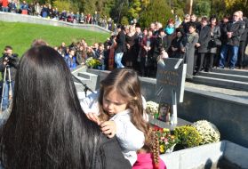 Відкриття пам’ятника на могилі Віктора Гурняка