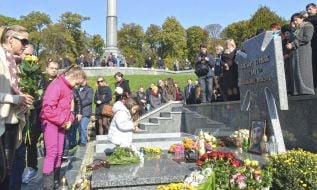 Відкриття пам’ятника на могилі Віктора Гурняка