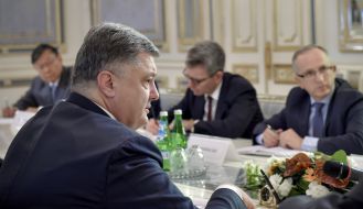 The President met with the ambassadors of the "Group of Seven"