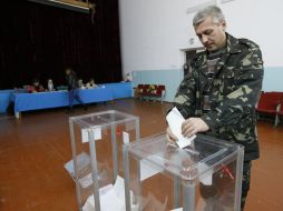 Voting in local elections in 2015 