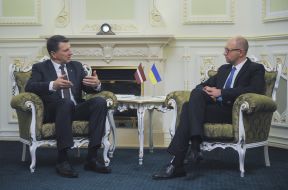 Arseniy Yatsenyuk and Raimonds Veyonis