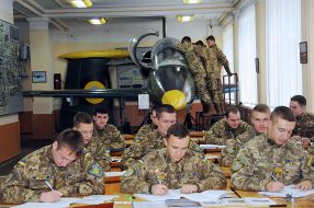 Курсанты Харьковского университета воздушных сил