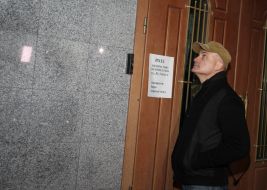 Andrey Denisenko near the jail SBU