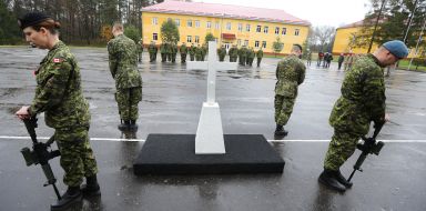 Honoring the memory of fallen heroes of Canada