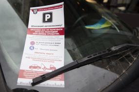 Leaflet with information about parking rules