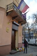 Flowers and candles at the Consulate of France