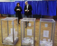 Arseniy Yatsenyuk with his wife Theresa