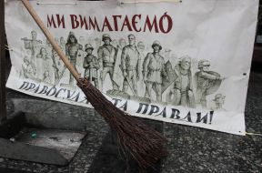 A poster with the image of hundreds of Heavenly Heroes