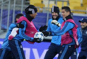 Тренировка игроков ФК "Реал" (Мадрид)