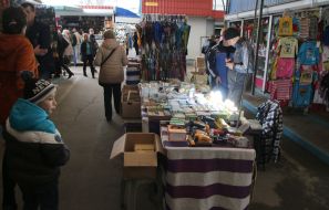 Отключенный свет на рынке