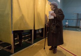 Voting in local elections in Mariupol