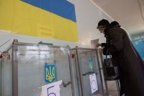 Voting in local elections in Mariupol